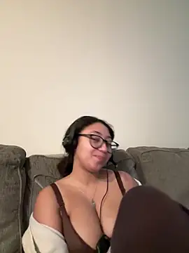 minha baby online show from December 14, 10:15 pm