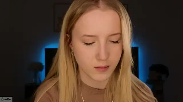 adele armass online show from February 12, 9:38 pm