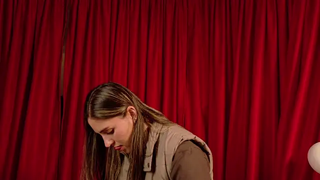 VictoriaNova  online show from April 5, 5:12 pm