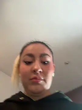 Elina Hills online show from April 9, 5:07 pm