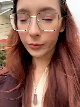 LilluKatten online show from December 2, 7:43 am