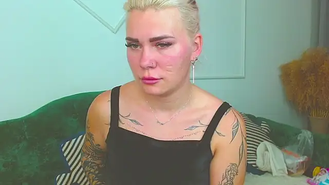 lada love online show from November 8, 9:09 pm