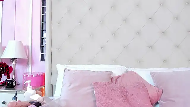 scarlett leblanc  online show from March 23, 1:17 pm