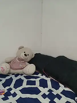 CurvyNoir online show from November 29, 4:33 pm