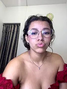 liahot69 online show from November 18, 4:57 am