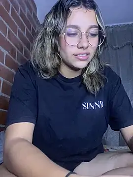 liahot69 online show from April 22, 2:08 am