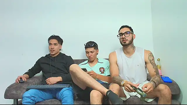 thebadboys05 online show from November 25, 2:58 am