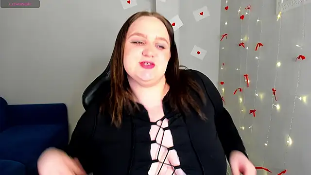 bbwsexis online show from April 16, 8:03 am