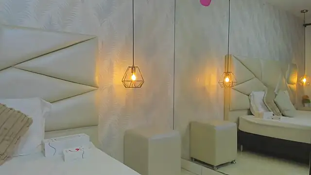 laurettedela rouse online show from November 14, 11:10 am