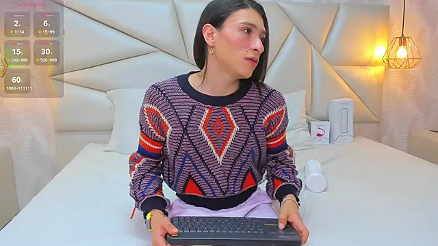 laurettedela rouse online show from November 1, 12:20 pm