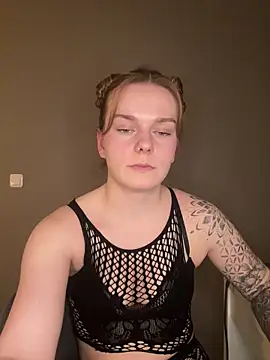 LisaFreierxx online show from February 24, 9:35 pm