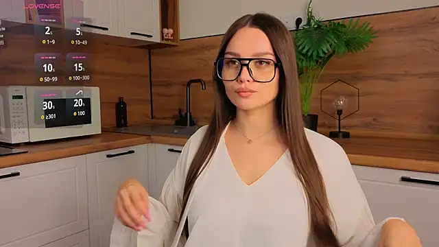 Violet Johnsonn online show from November 15, 6:14 am