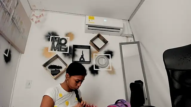 YuleimysAndAlex online show from December 5, 4:12 am