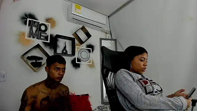 YuleimysAndAlex online show from December 3, 3:53 am