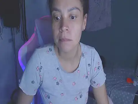 shayna cute online show from August 5, 12:06 am