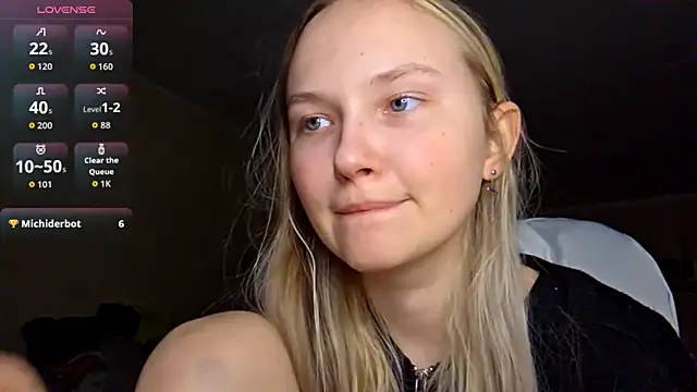 KarinRobertson online show from February 22, 4:30 pm