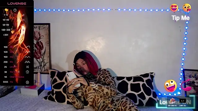 luckycharm888 online show from November 3, 4:49 am