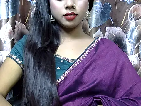 hottest mahi online show from November 3, 4:11 pm