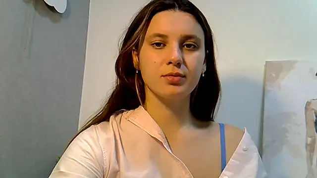 KiraHoney online show from November 18, 8:32 pm