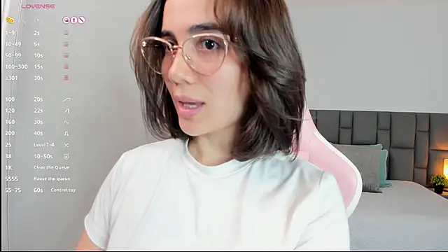 sara ospinna online show from November 4, 1:49 pm