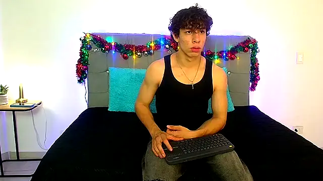 chris evans27 online show from December 23, 12:47 am