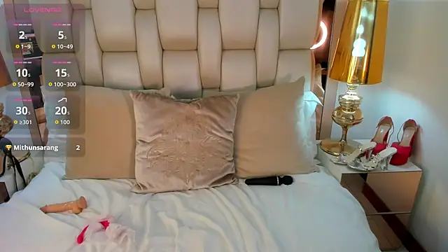 Bella  carther online show from April 15, 2:50 pm