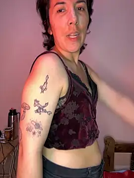 millielatina online show from November 10, 9:10 pm