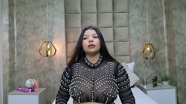 ValenFerrera  online show from November 6, 7:09 pm