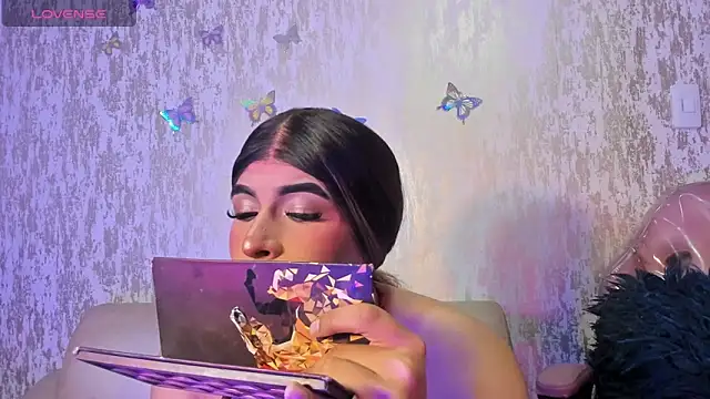 camii raux online show from February 24, 8:40 pm