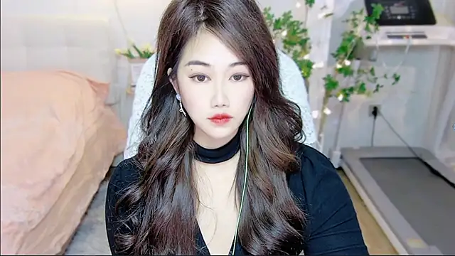 tutumissy online show from November 18, 4:35 am