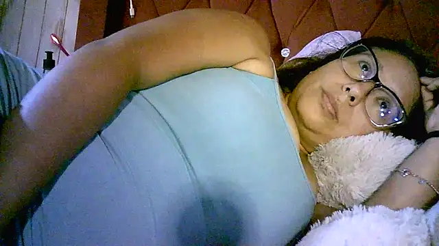 Zulreyna online show from April 7, 2:35 am