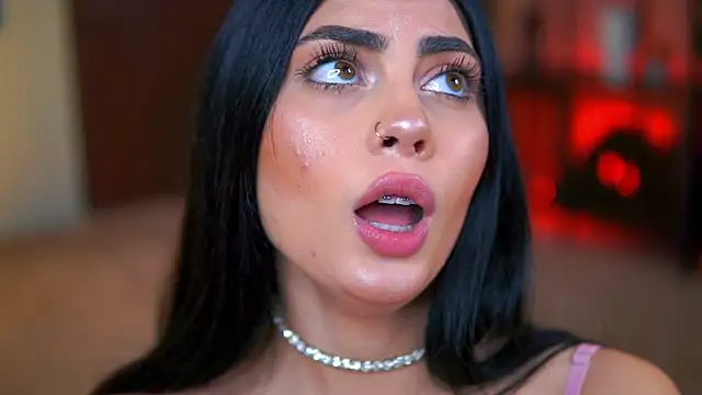 RavennaDArcy online show from November 21, 8:33 pm