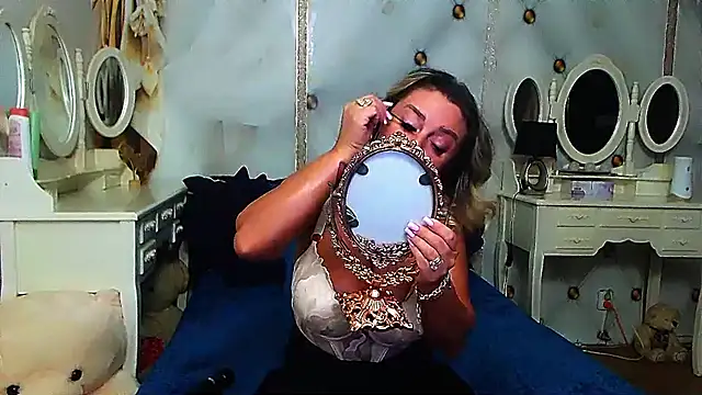 xplayfullblondexx online show from November 11, 5:58 am