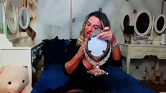 xplayfullblondexx online show from October 21, 9:35 am