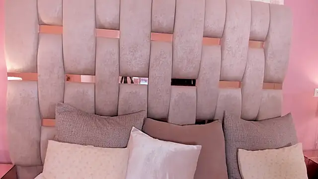 merielenbloom online show from November 22, 1:14 pm