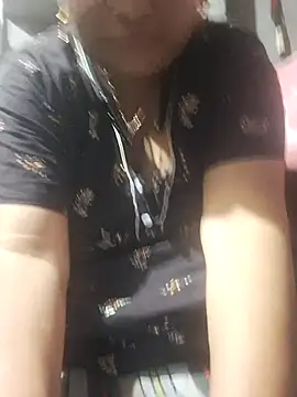 ZANUUA online show from November 15, 6:31 pm