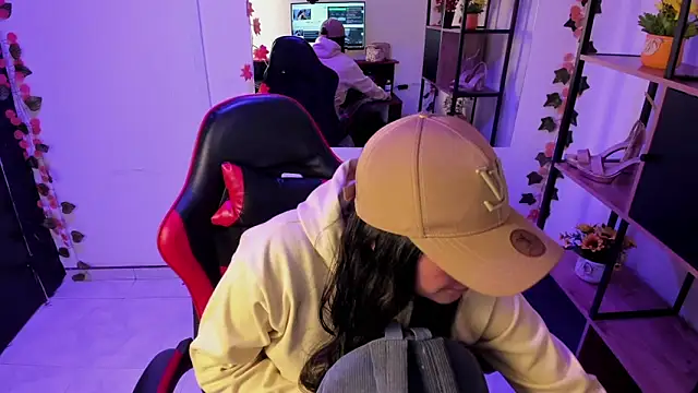 Dhany Naugthy  online show from December 19, 12:52 pm