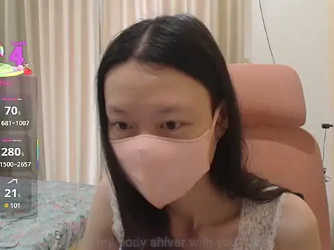 Lil-Cherries online show from November 17, 4:46 am