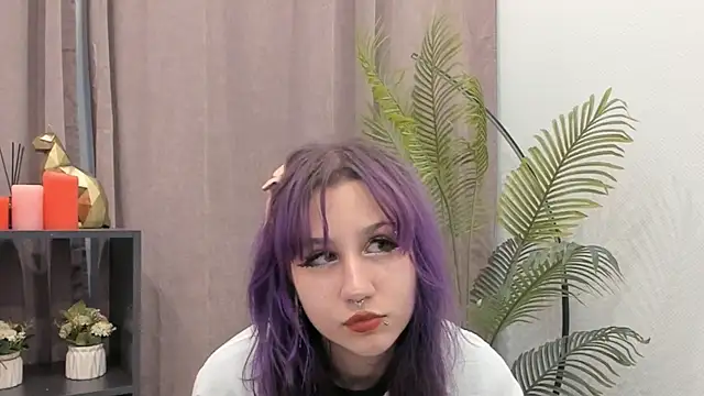 KishaRowsey online show from November 9, 7:59 am