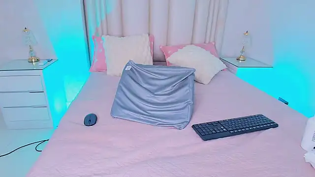 alanarose18 online show from February 24, 7:56 pm