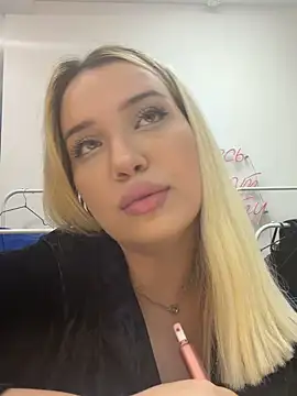 KilianaNoir online show from February 10, 8:39 am