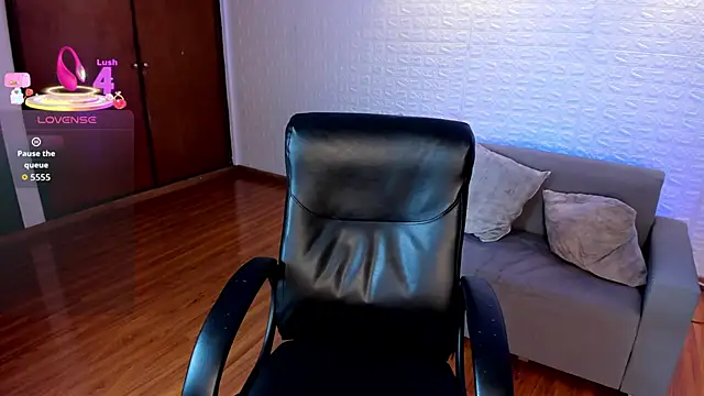 Saara Corraless online show from November 8, 9:42 pm