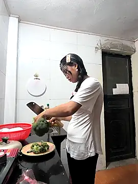 Lynly k2 online show from February 27, 10:59 am