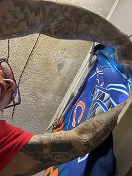 trickydickydaddy online show from March 8, 7:18 pm