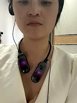 Fyy888888 online show from November 9, 7:15 am