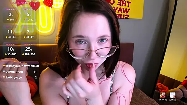 Erica Nelson online show from February 8, 1:42 am