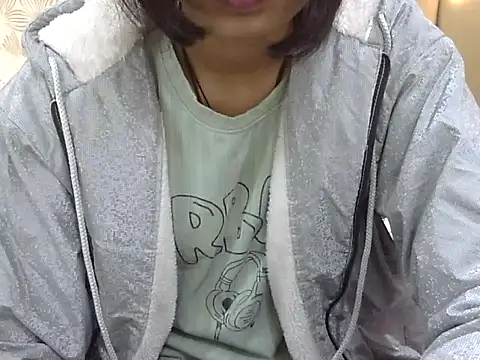 SEXY PRIYA83 online show from January 17, 5:09 pm