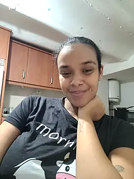 kyliecastell online show from November 29, 4:44 pm