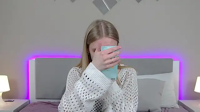 RachaelCute online show from March 22, 10:10 am