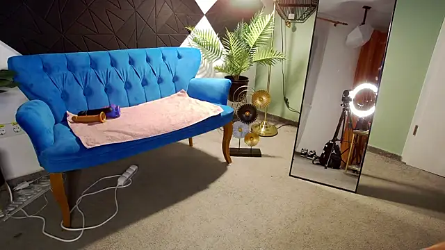 EvvaLovvia online show from November 14, 4:12 am